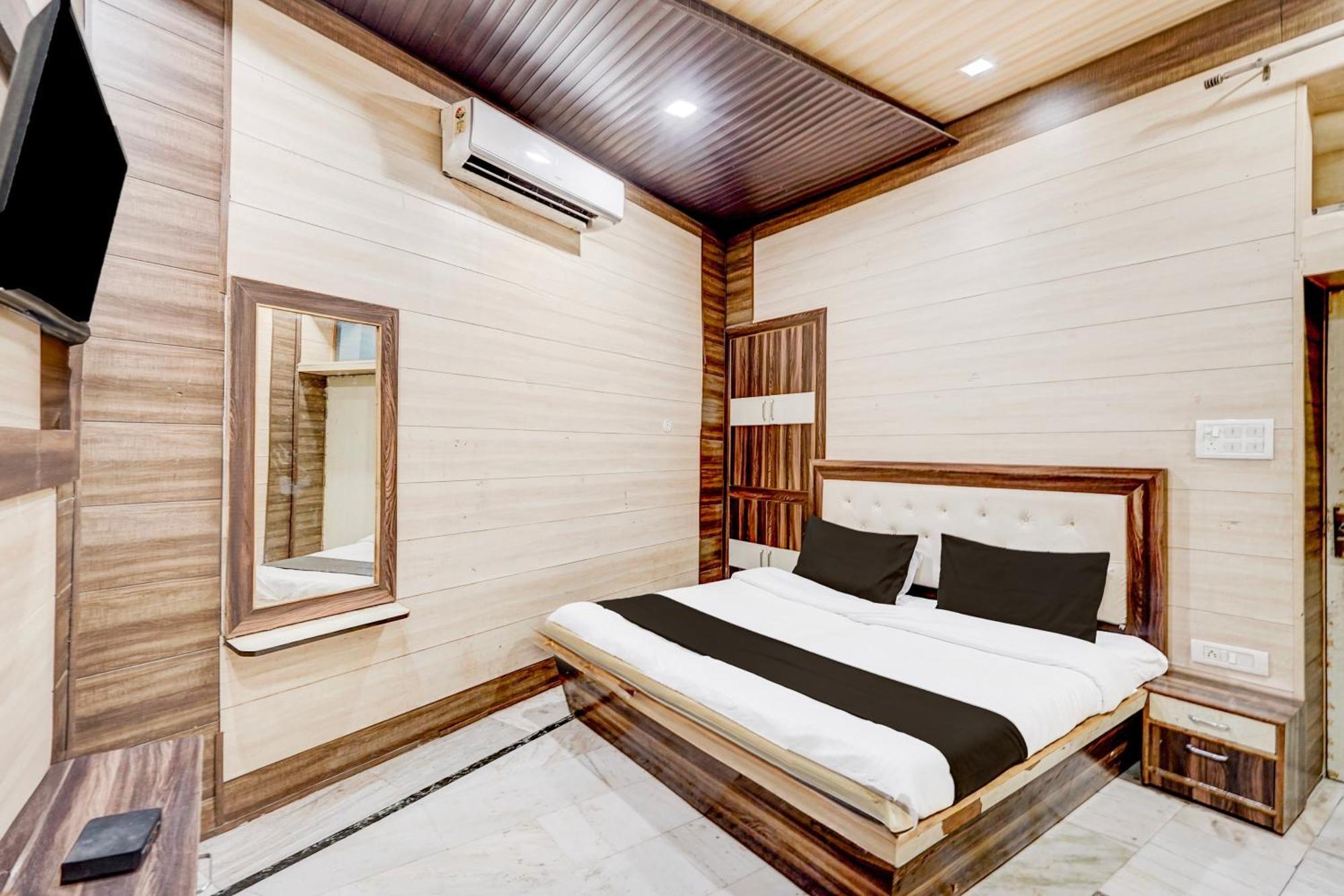 Hotel O Mayur Resort Mathura Exterior photo